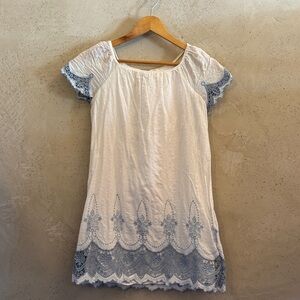 Gap Kids fully lined summer dress White and Light Blue Embroidered lace lined